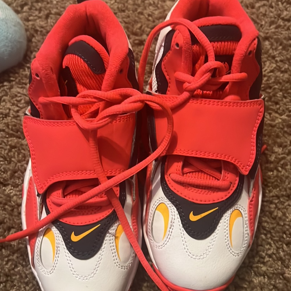 Shoes - Picture 2 of 4